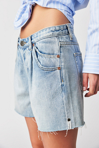 OneTeaspoon Super Relaxed Shaker Shorts At Free People In Hendrixe, Size: 28