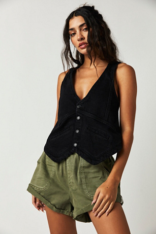 OneTeaspoon Hunters Mid-Length Relaxed Shorts at Free People in Super Khaki, Size: Small