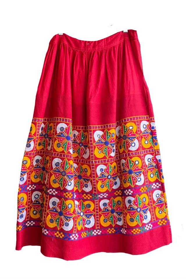 Embroidered shop skirt 60