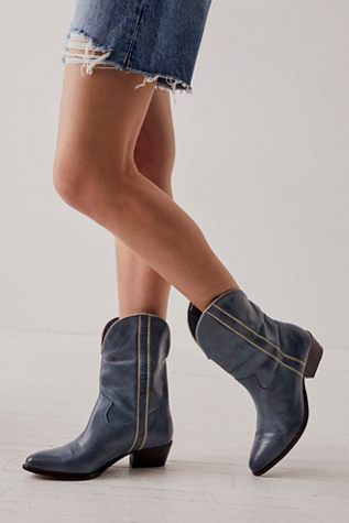 FREE PEOPLE FP Collection - Borderline Western Boots in Distressed Tan