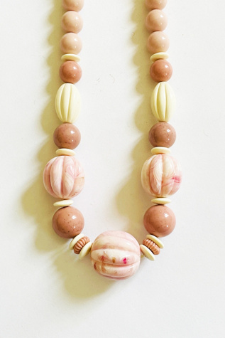 Vintage 1980's Mauve Tonal Graduated Bead Necklace Selected by FernMercantile