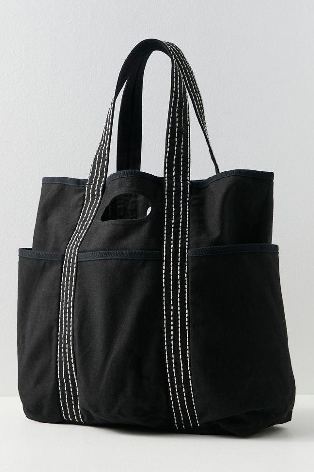 【関税・送料無料】Free People★キャラバン トートバッグ Free People Printed Caravan Tote in Natural | Lyst