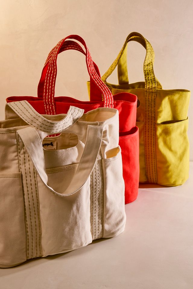 【関税・送料無料】Free People★キャラバン トートバッグ Free People Printed Caravan Tote in Natural | Lyst