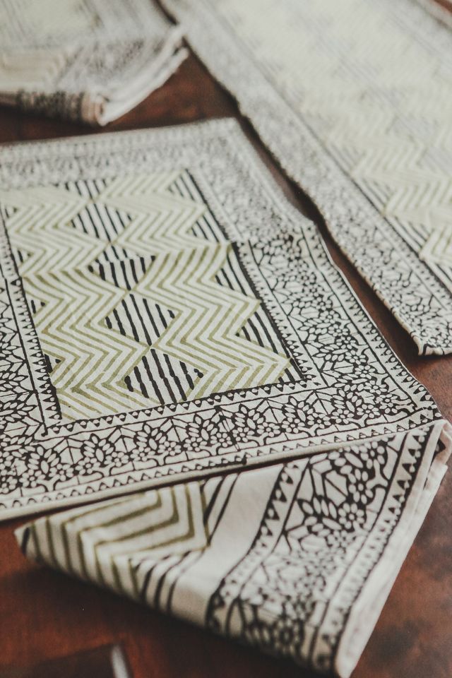 Be Deva Table Set in Zig Zag #1