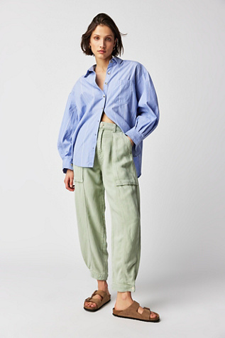 MOTHER The Patch Pocket Chute Flood Pants | Free People