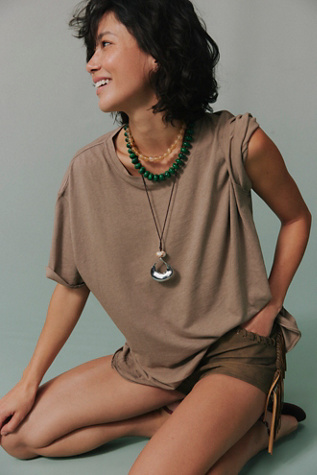 Nina Tee