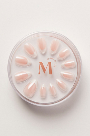 Mani Muse Press-On Manicure Kit