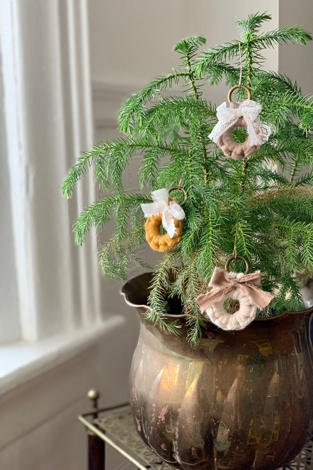 Macramé by Monday Mini Wreath Ornaments #1