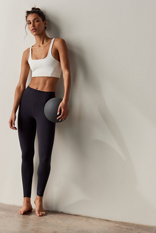 Pin by Winners on Sporty and stylish  Sports bra and leggings, Fashion,  Classic outfits