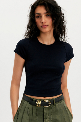 Женская футболка We The Free Protagonist Cropped Cap Sleeve, цвет: Чёрный — фото 4