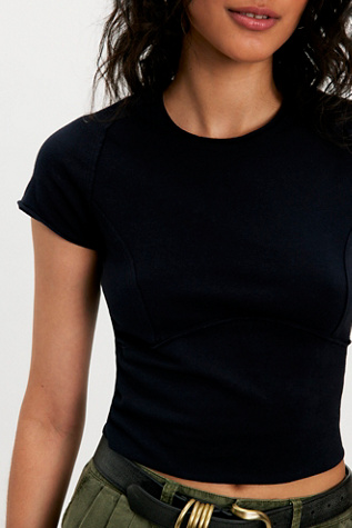 Женская футболка We The Free Protagonist Cropped Cap Sleeve, цвет: Чёрный — фото 3