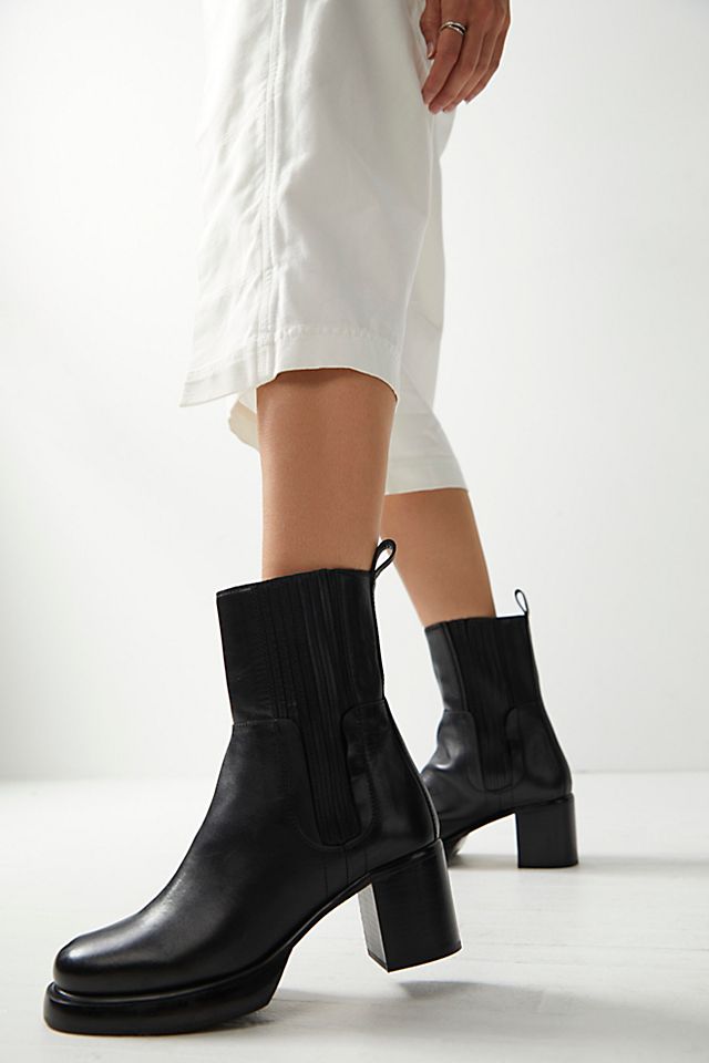 Onyx Chelsea Boots | Free People