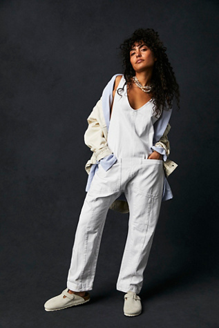 FREE PEOPLE FP Movement - Pipe Dream Mid-Rise Flares in White