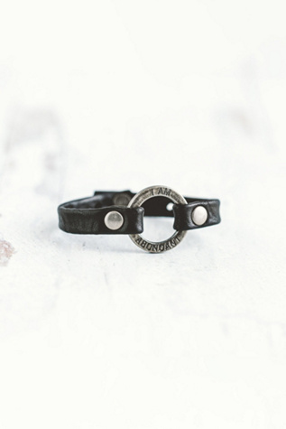 Женский браслет Giving Bracelets Antique Silver I Am Abundant Mantra, цвет: Чёрный — фото 1