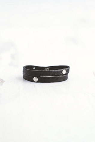 Женский браслет Giving Bracelets Brushed Silver Double Warrior Wrap, цвет: Чёрный — фото 1