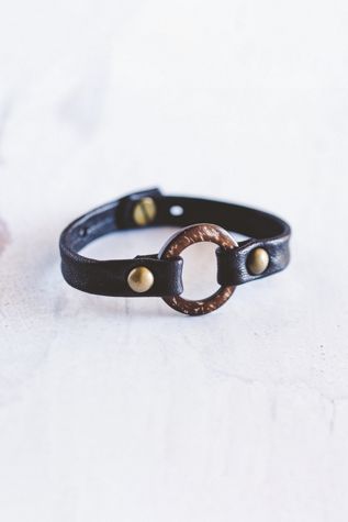 Giving Bracelets Circle Of Love Leather Bracelet