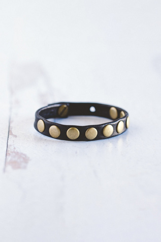 Женский браслет Giving Bracelets Antique Brass Tribe Leather, цвет: Чёрный — фото 1
