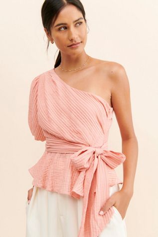 MinkPink Vera One-Shoulder Top