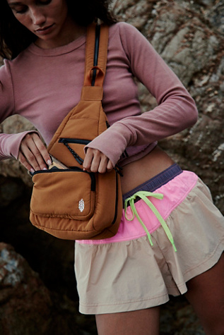 ◆Free People◆ムーブメント キルト ハイカー パック 送料込 Free People Movement Cakewalk Sling NWOT Color Flame $78 | eBay