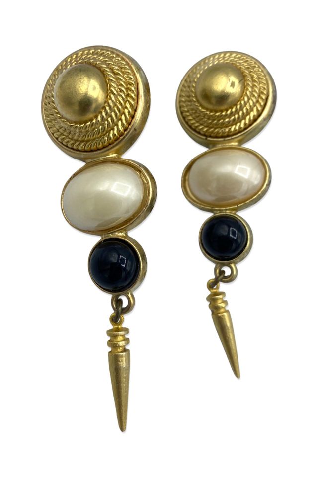 Vintage Chanel. Pearl Earrings, 1980s