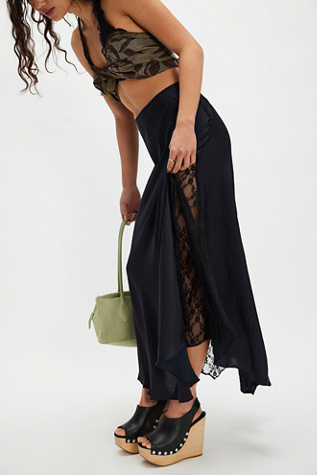 Jupon Make You Mine par Intimately en Noir, pour femme taille: XL chez Free People