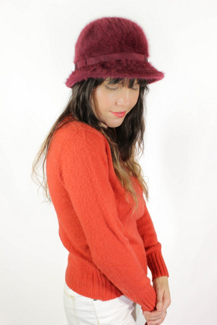 Женская панама Moons + Junes Vintage Burgundy Fuzzy Mod Bucket Hat Selected, цвет: Винный — фото 2