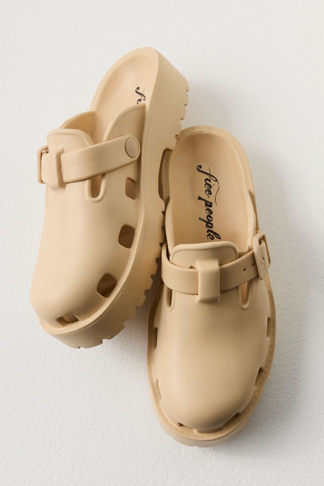 Free people cheap wooden clogs