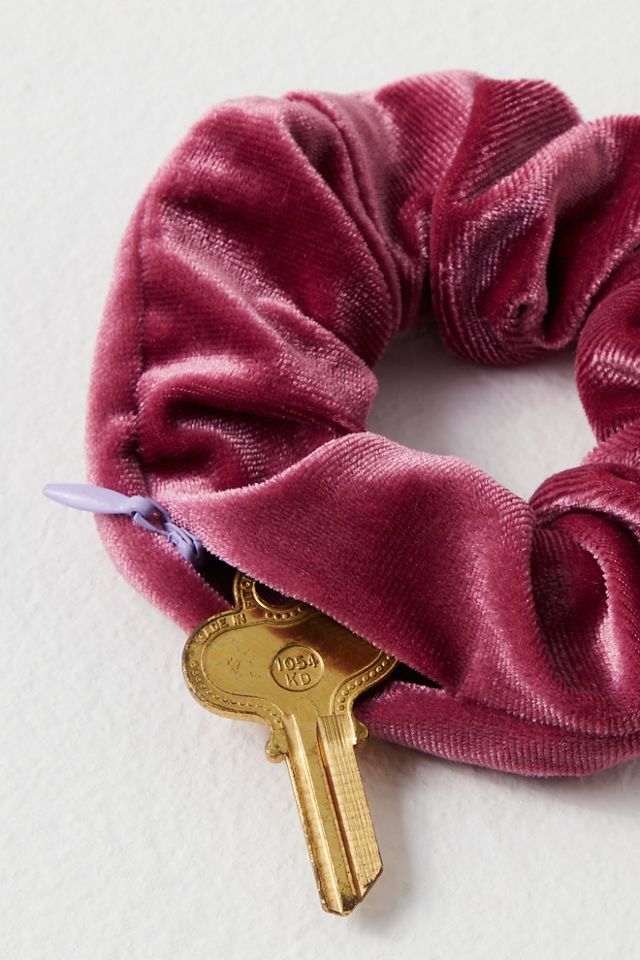 FP X Smunchys Velvet Zipper Pocket Scrunchie #1