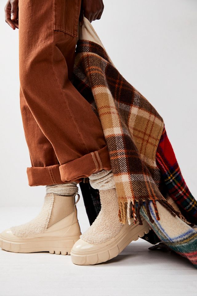 Caribou X Chelsea Cozy Boots