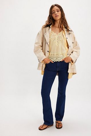 MOTHER The Outsider Sneak Jeans