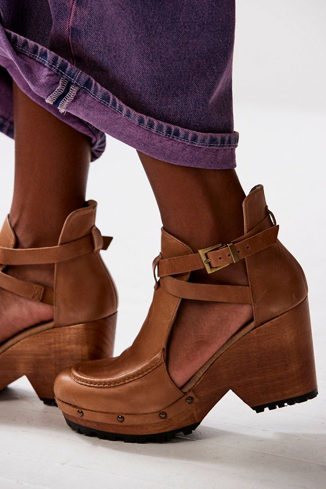 Free people leather store clogs