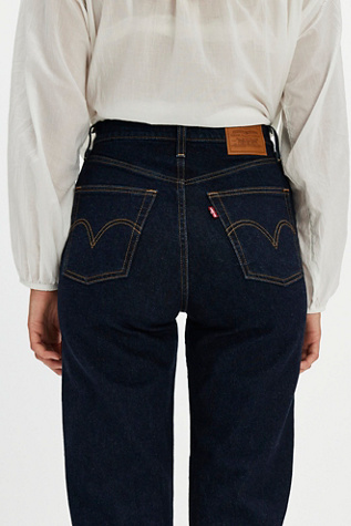 Levi's Ribcage Full-Length Jeans product page