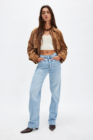 Jeans taille haute Levi's Ribcage en Pierre Éclatée Propre, pour femme taille: 25 chez Free People