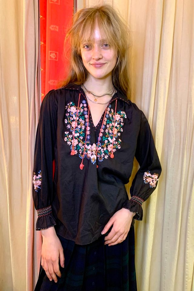 NOMADIC BLACK EMBROIDERED OVERLAY