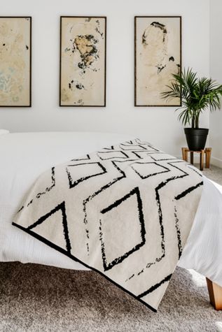 Seek & Swoon Anywhere Throw Blanket