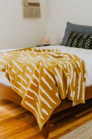 Seek & Swoon Diana Throw Blanket