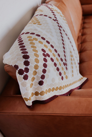 Seek & Swoon Kaland Throw Blanket