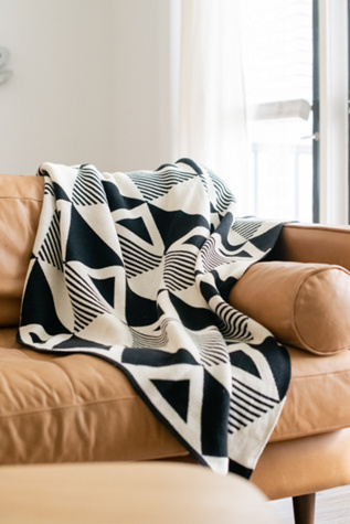 Seek & Swoon Envie Throw Blanket