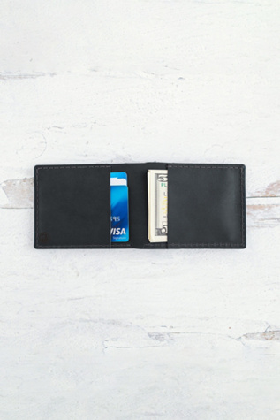 Женский кошелёк Giving Bracelets Leather Bifold Wallet, цвет: Чёрный — фото 2