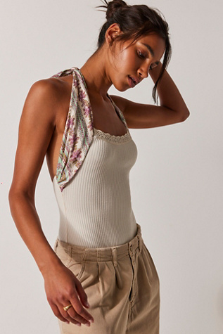 Eyes For U Halter Bodysuit par Intimately en Combo Ivoire, pour femme taille: XL chez Free People