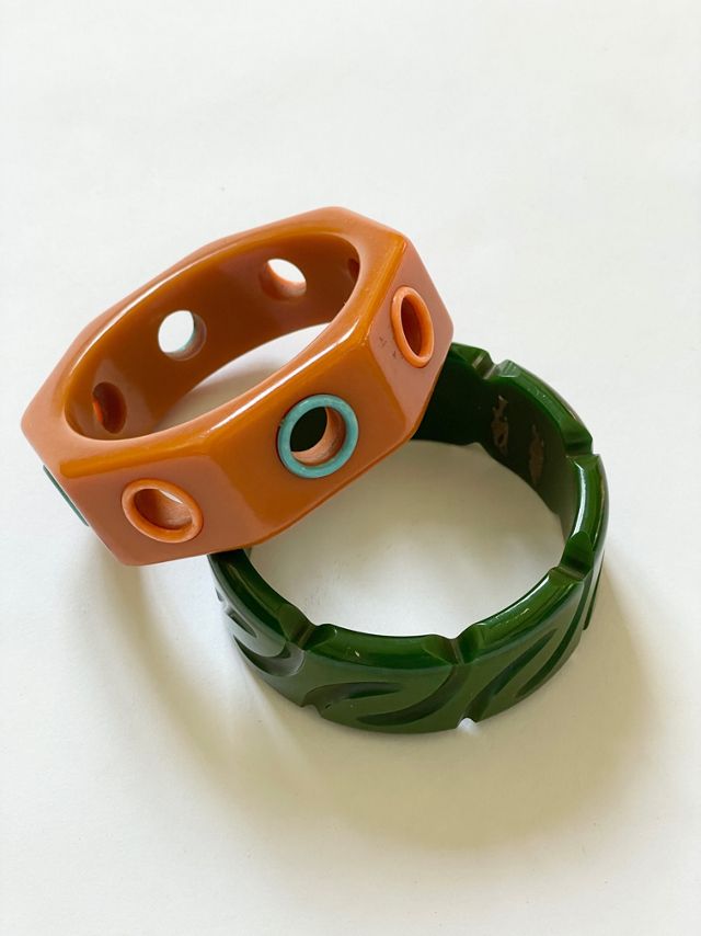 Vintage 1940's Green Carved Bakelite Bangle Bracelet Selected by FernMercantile #3