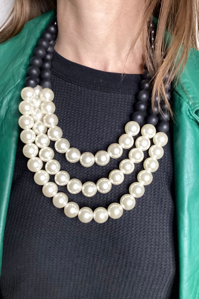 FAUX PEARL NECKLACE