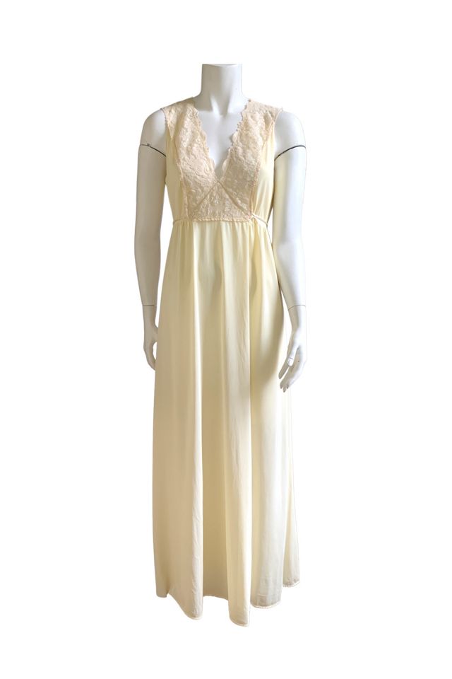 Vintage 1960s Two Piece Peignoir Lace Sleep Set Selected by SharpLilTeeth #1