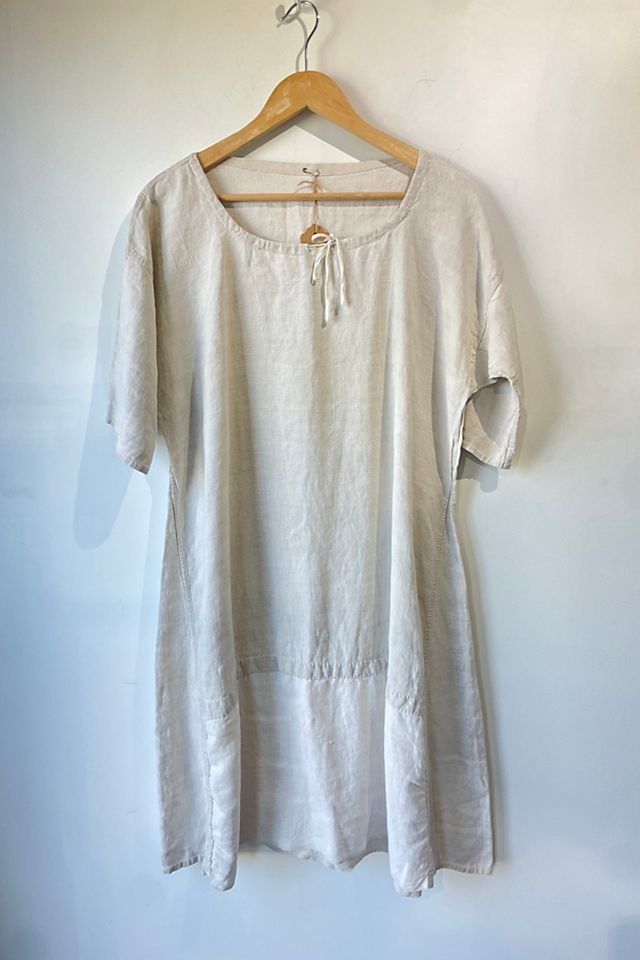 smock dress vintage Anna Corinna Reworked Peach Silky Elevate your seasonal style with this versatile dress that embodies relaxed elegance and timeless charm. Vintage White Smock Dress Size