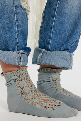 Rubies Crochet Socks