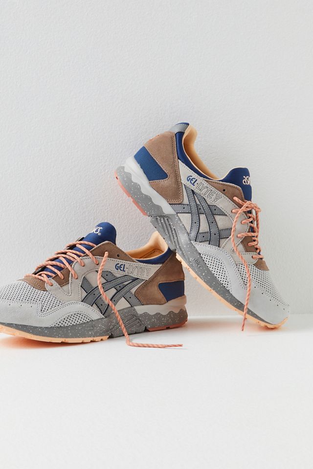 Asics gel lyte hot sale v carbon