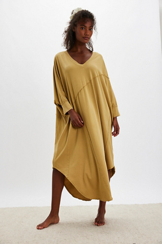 Dusk To Dawn Nightie par Intimately en Antilope, pour femme chez Free People