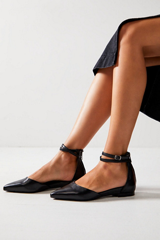 Wesley Flats by Seychelles at Free People in Black Leather, Size: US 7