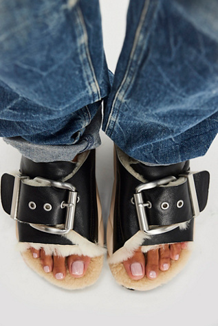 Mellow Shearling Slides