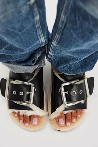 Mellow Shearling Slides